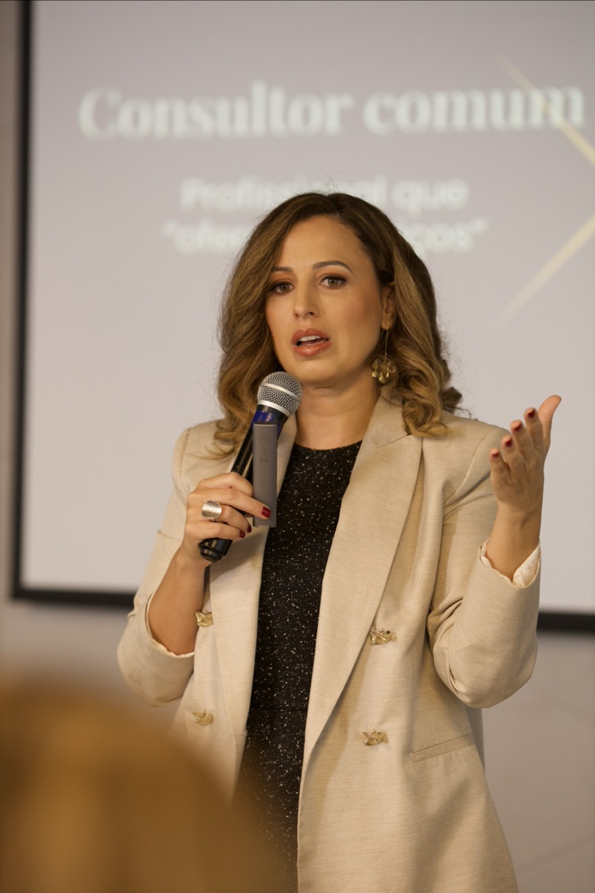 Juliana, criadora da TRILHA 90 e fundadora do Devolvi Meu Crachá